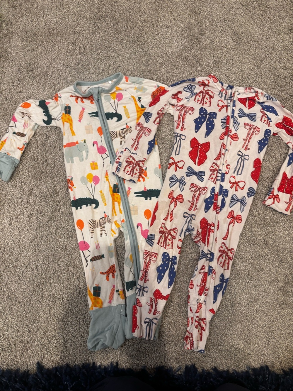 Bundle of 2 pjs- in my jammers & loocsy